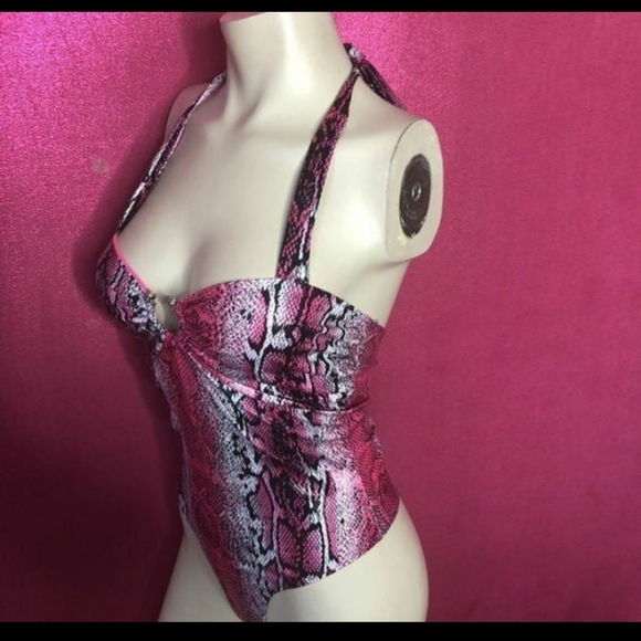 🆕Pink Shiny Snake Skin Sexy Summer Bodysuit Size S - Picture 4 of 6